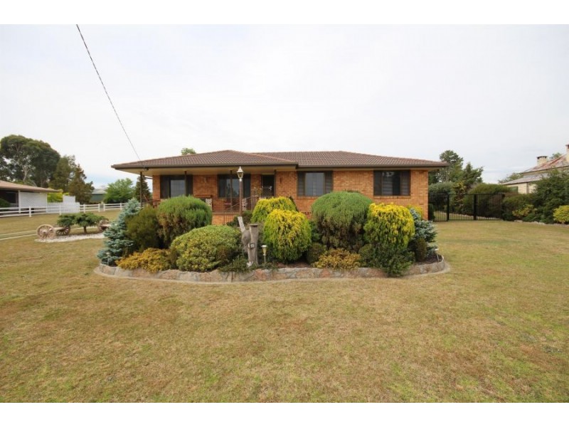 155 Petre Street, Tenterfield NSW 2372