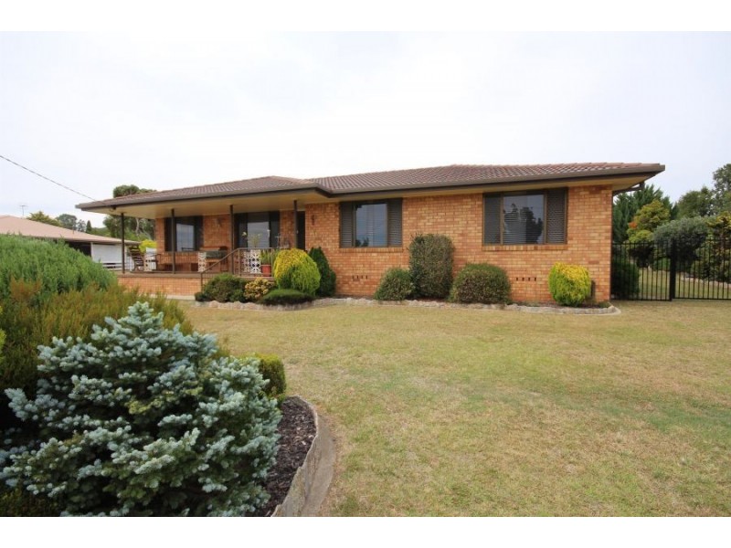 155 Petre Street, Tenterfield NSW 2372