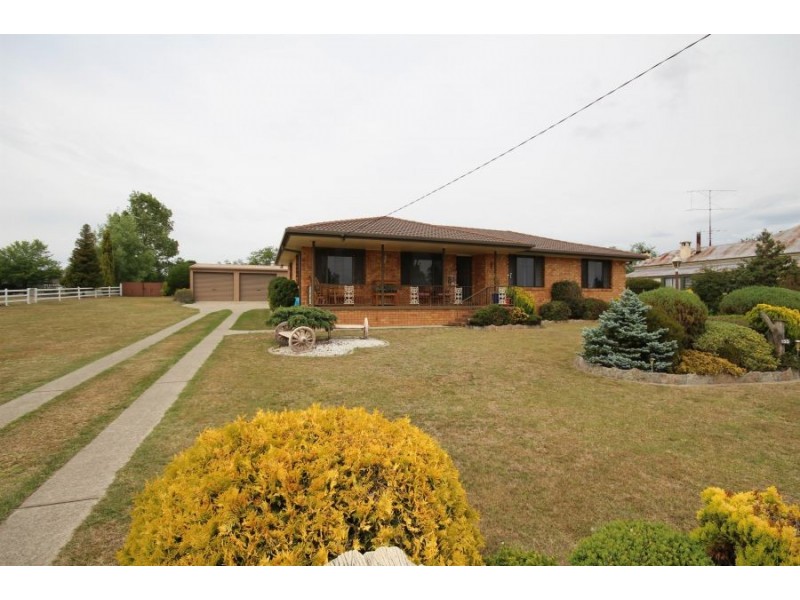 155 Petre Street, Tenterfield NSW 2372