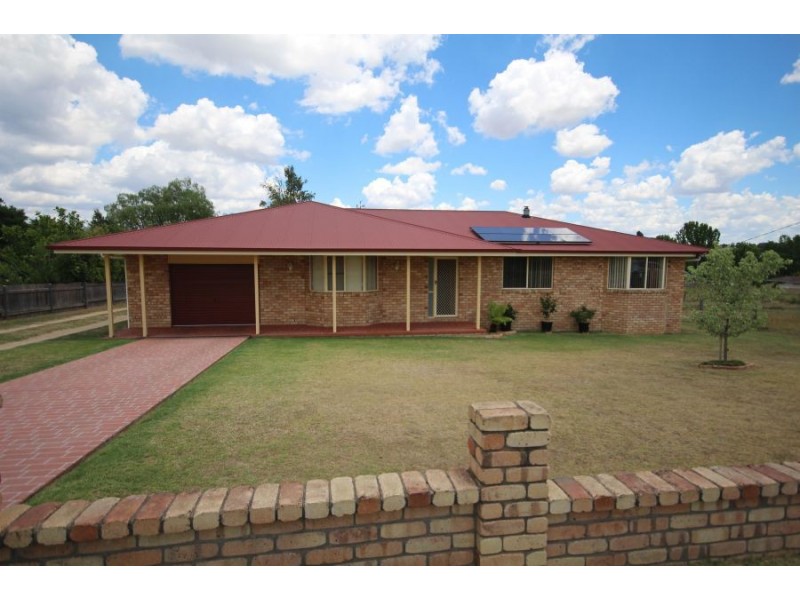 227 Bulwer Street, Tenterfield NSW 2372