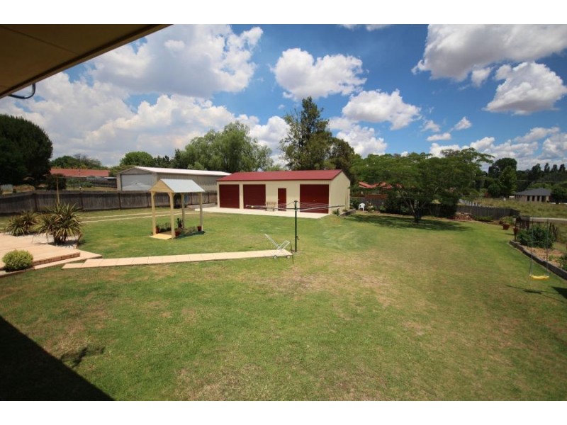 227 Bulwer Street, Tenterfield NSW 2372