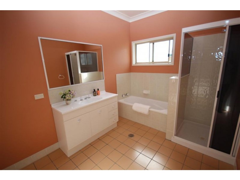 113 Molesworth Street, Tenterfield NSW 2372