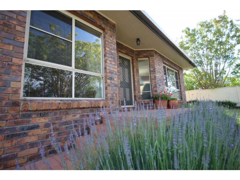 113 Molesworth Street, Tenterfield NSW 2372