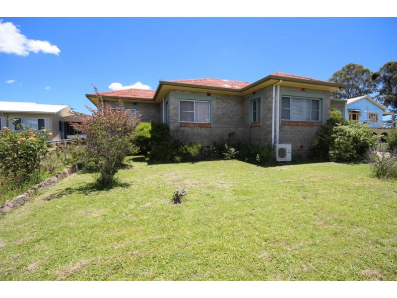 21 Phelhampton Cresent, Jennings NSW 2372