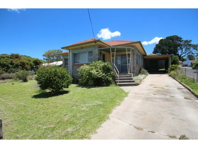 21 Phelhampton Cresent, Jennings NSW 2372