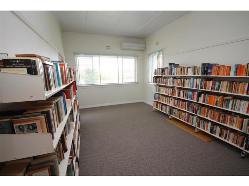 21 Phelhampton Cresent, Jennings NSW 2372