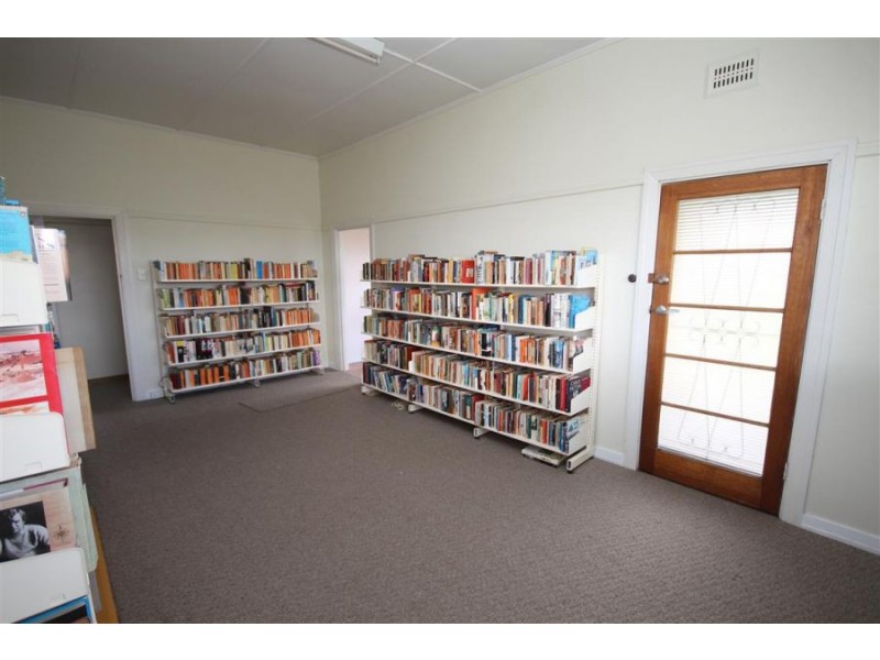 21 Phelhampton Cresent, Jennings NSW 2372