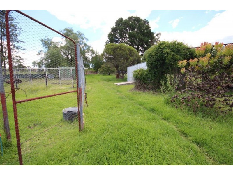 21 Phelhampton Cresent, Jennings NSW 2372