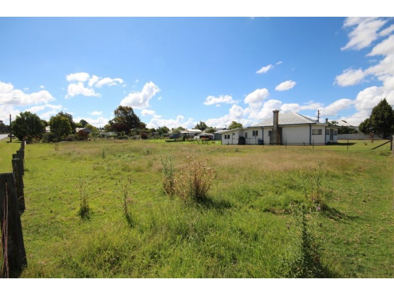 76 Pelham Street, Tenterfield NSW 2372