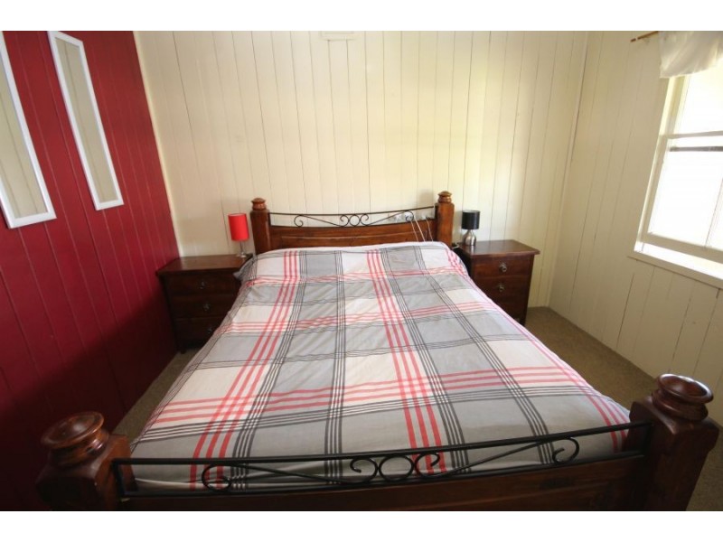 76 Pelham Street, Tenterfield NSW 2372