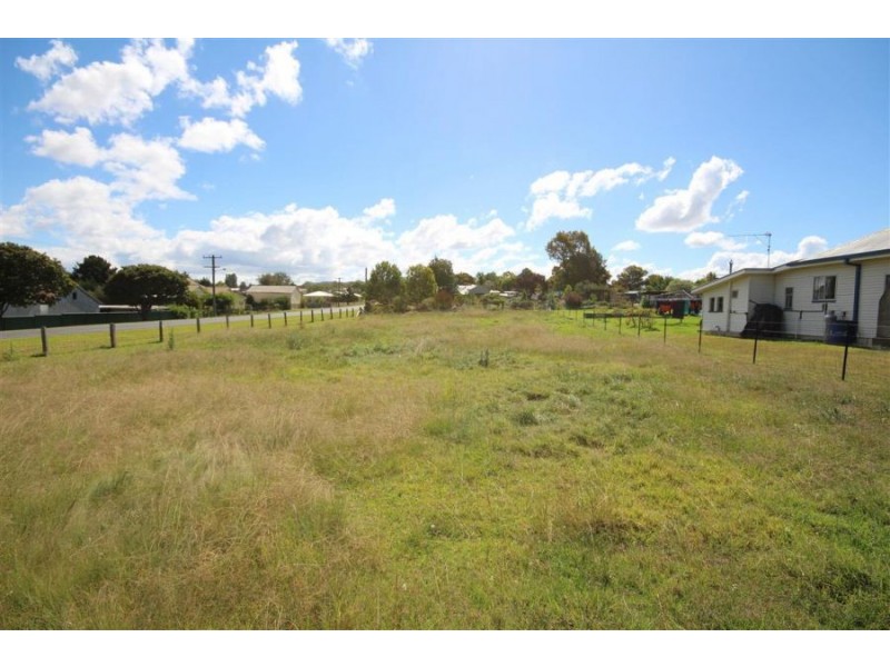 76 Pelham Street, Tenterfield NSW 2372