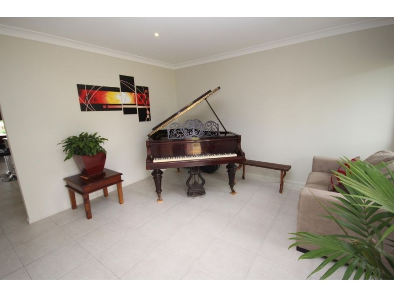 57 George Street, Tenterfield NSW 2372