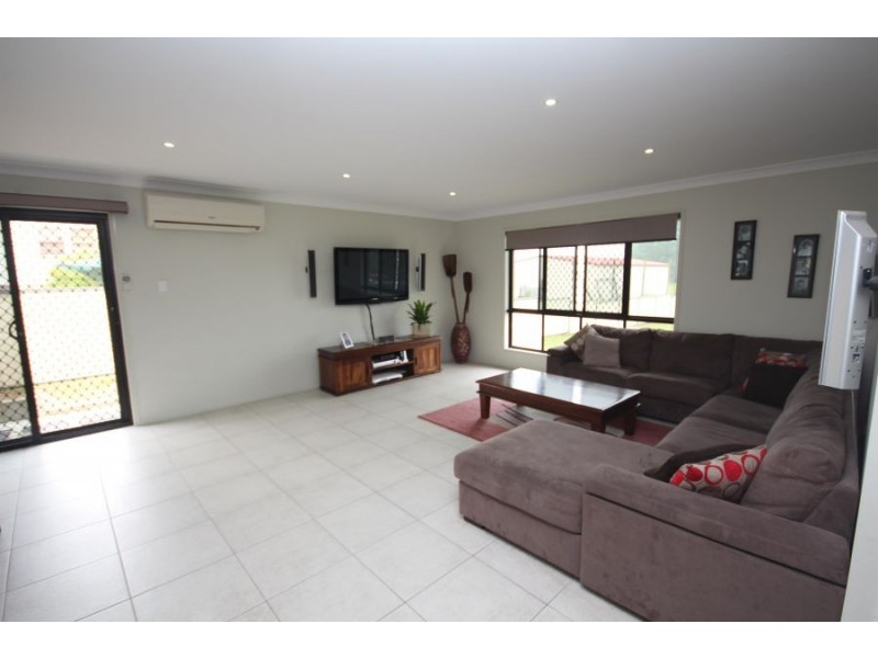 57 George Street, Tenterfield NSW 2372