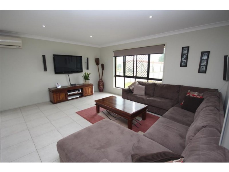 57 George Street, Tenterfield NSW 2372