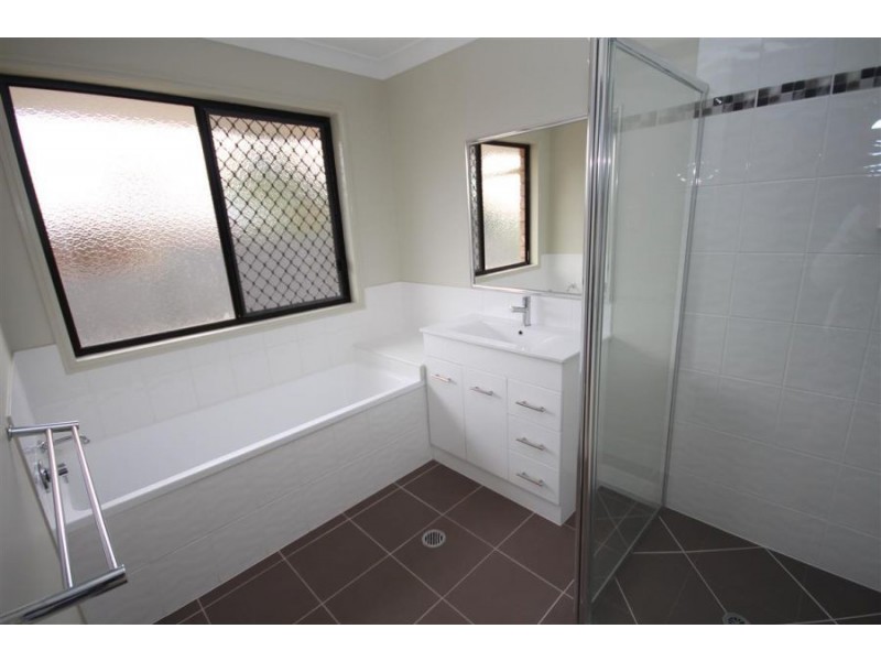 57 George Street, Tenterfield NSW 2372