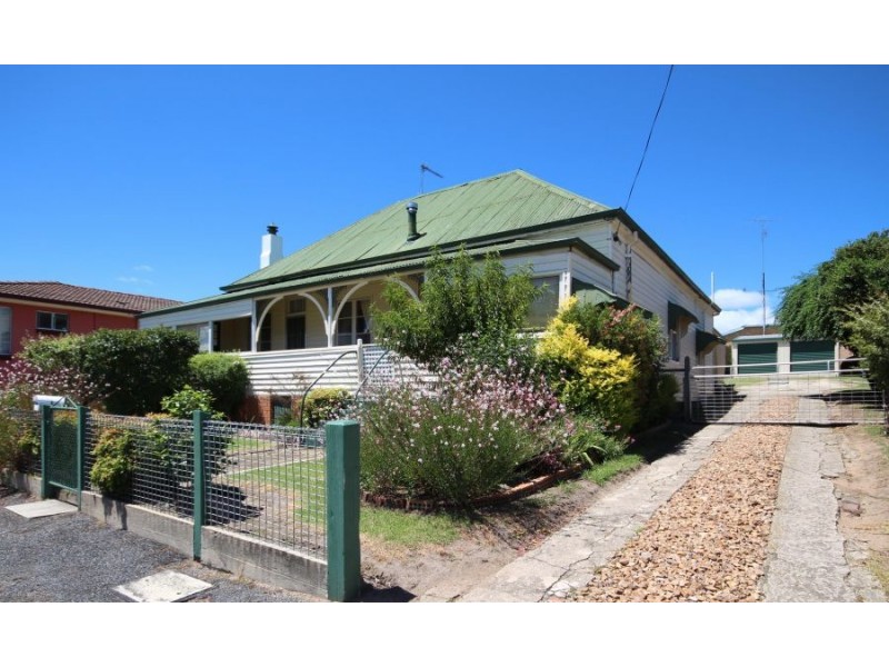 81 Miles Street, Tenterfield NSW 2372