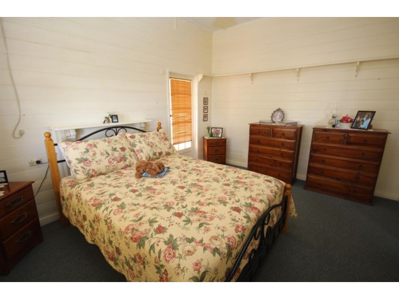 81 Miles Street, Tenterfield NSW 2372