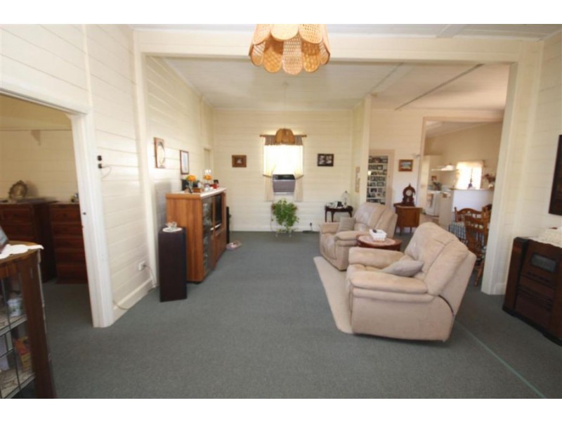 81 Miles Street, Tenterfield NSW 2372