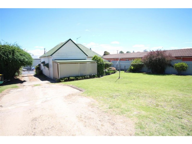 81 Miles Street, Tenterfield NSW 2372