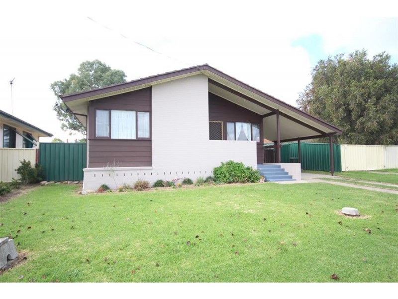 63 Logan Street, Tenterfield NSW 2372