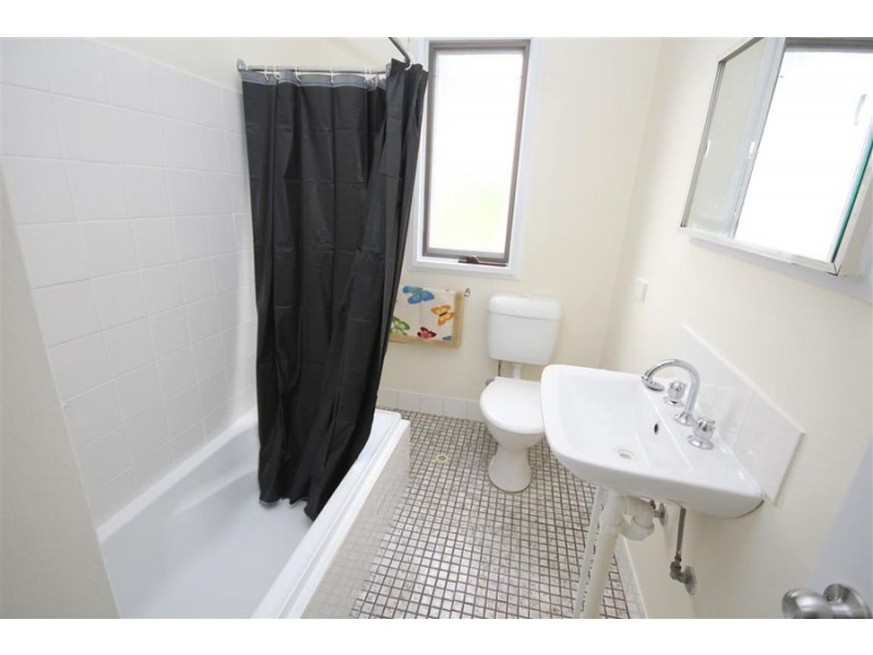 63 Logan Street, Tenterfield NSW 2372