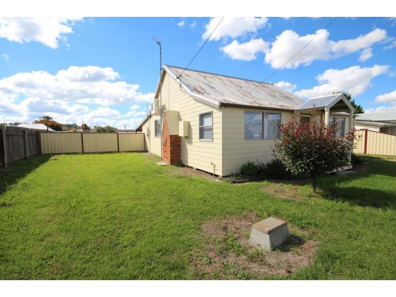 42 Margaret Street, Tenterfield NSW 2372