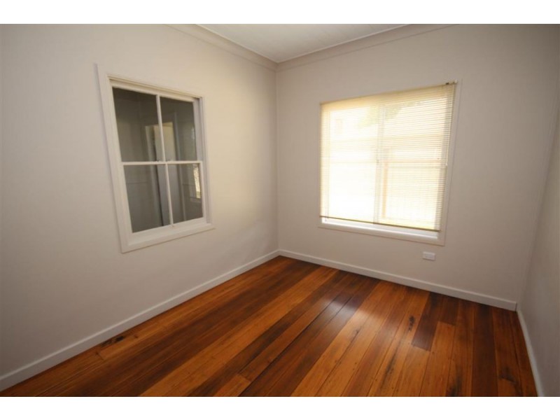 42 Margaret Street, Tenterfield NSW 2372