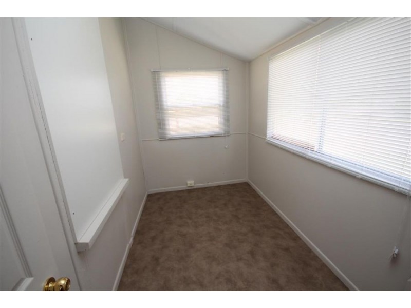 42 Margaret Street, Tenterfield NSW 2372