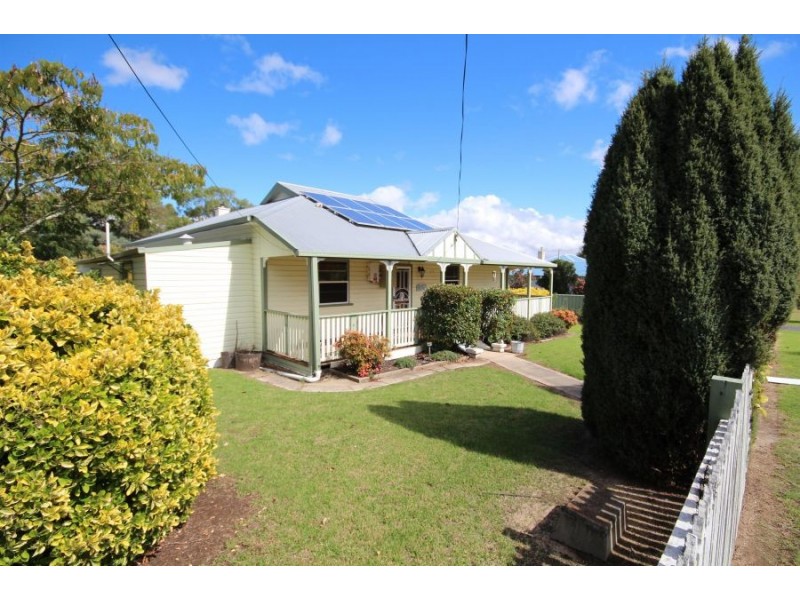 83 Martin Street, Tenterfield NSW 2372