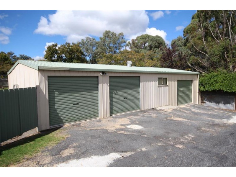 83 Martin Street, Tenterfield NSW 2372