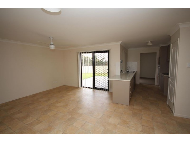 1 Parkes Drive, Tenterfield NSW 2372