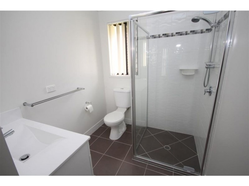 1 Parkes Drive, Tenterfield NSW 2372