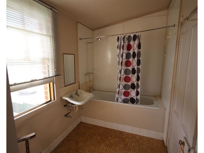 1/240 Rouse Street, Tenterfield NSW 2372