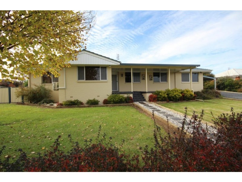 129 Wood Street, Tenterfield NSW 2372