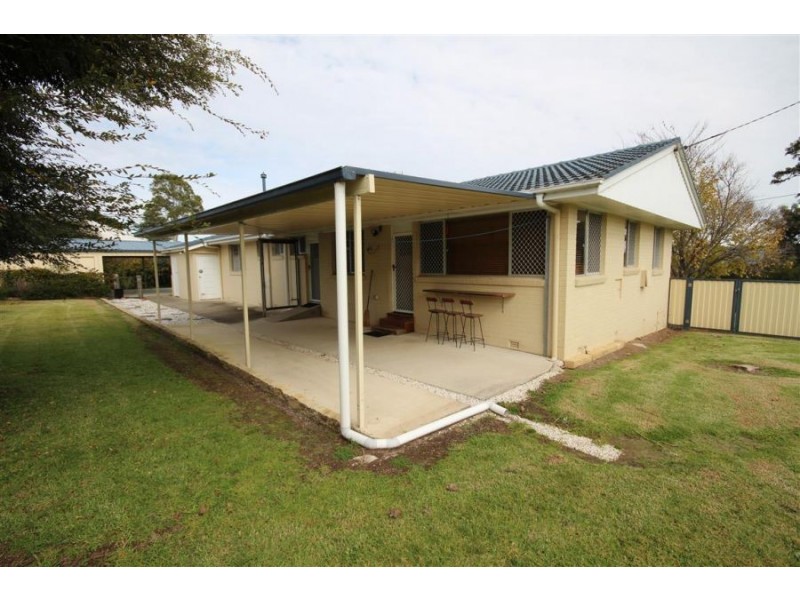 129 Wood Street, Tenterfield NSW 2372