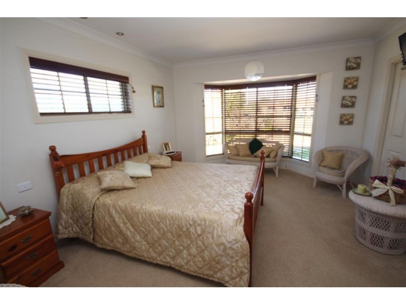 56 Petre Street, Tenterfield NSW 2372