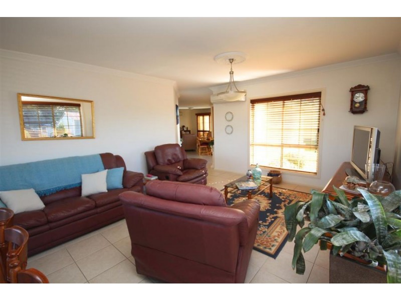 56 Petre Street, Tenterfield NSW 2372