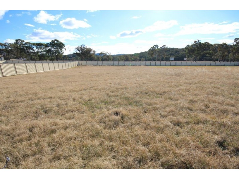3 Parkes Drive, Tenterfield NSW 2372