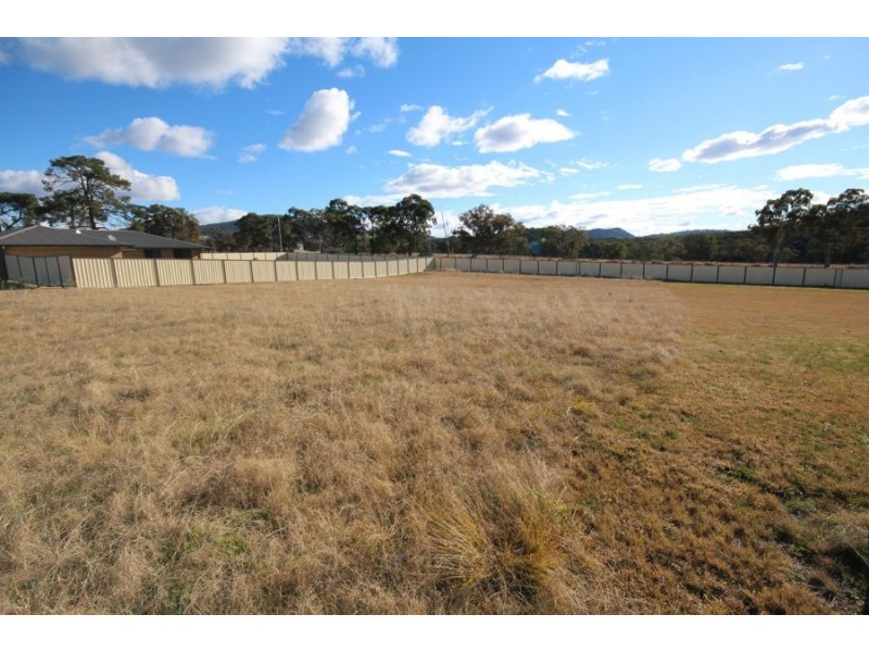 3 Parkes Drive, Tenterfield NSW 2372
