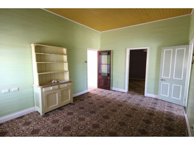 51 Molesworth Street, Tenterfield NSW 2372