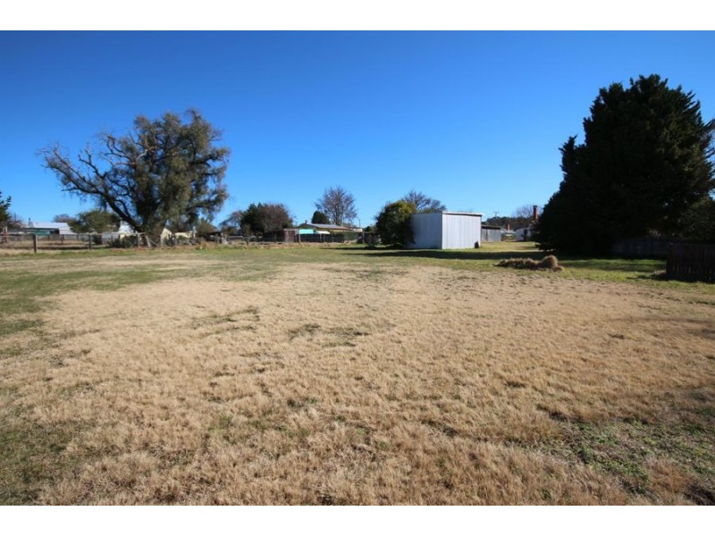 51 Molesworth Street, Tenterfield NSW 2372