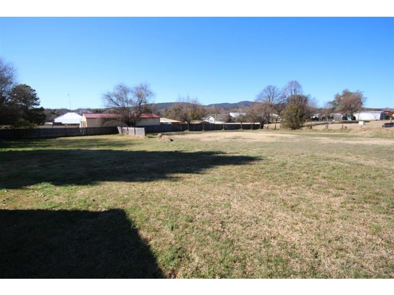 51 Molesworth Street, Tenterfield NSW 2372