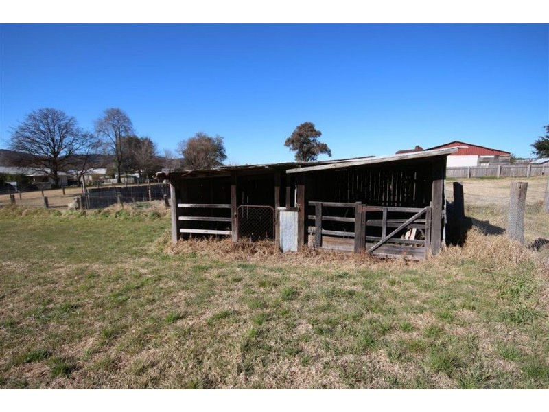 51 Molesworth Street, Tenterfield NSW 2372