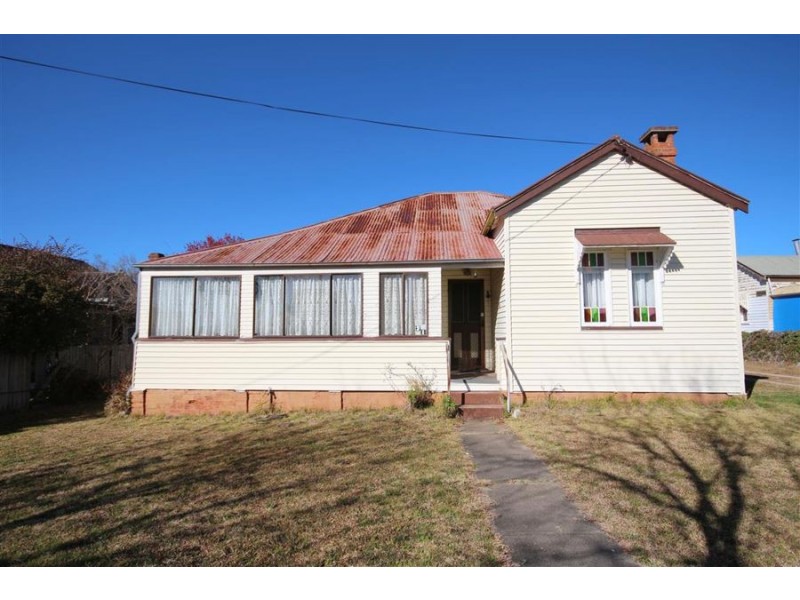 51 Molesworth Street, Tenterfield NSW 2372