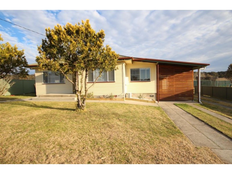 3 Clive Street, Tenterfield NSW 2372