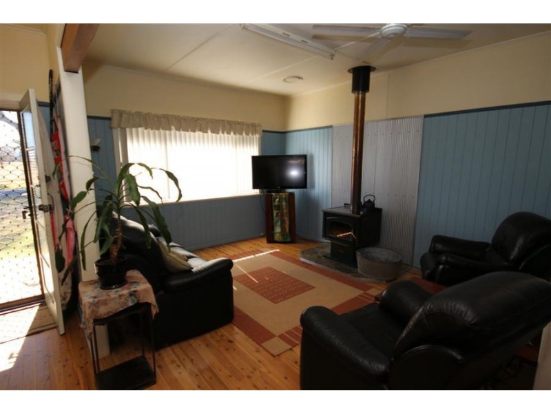 3 Clive Street, Tenterfield NSW 2372