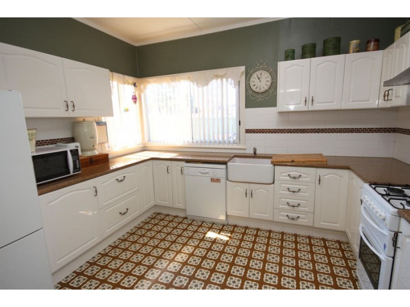 3 Clive Street, Tenterfield NSW 2372