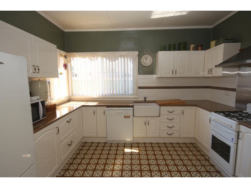 3 Clive Street, Tenterfield NSW 2372