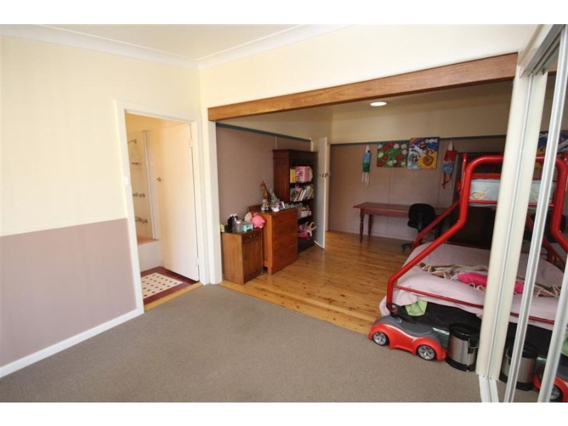 3 Clive Street, Tenterfield NSW 2372