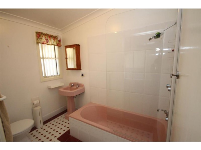 3 Clive Street, Tenterfield NSW 2372